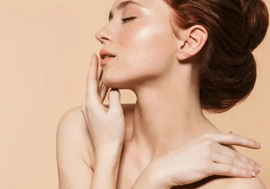 Silk pillowcase for common skin conditions including eczema and acne