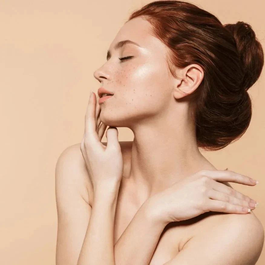 Silk pillowcase for common skin conditions including eczema and acne